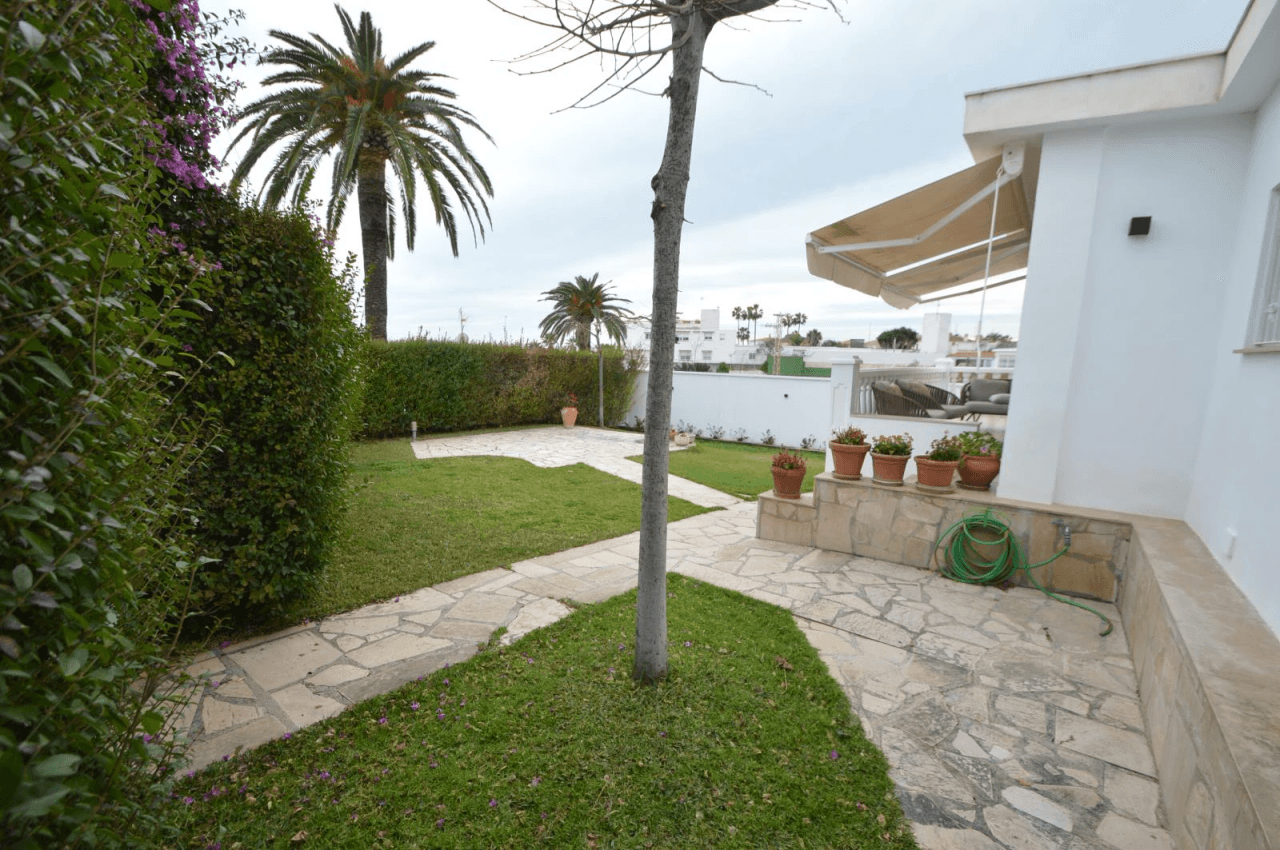 Villa en venta en Vinaròs con vistas al mar