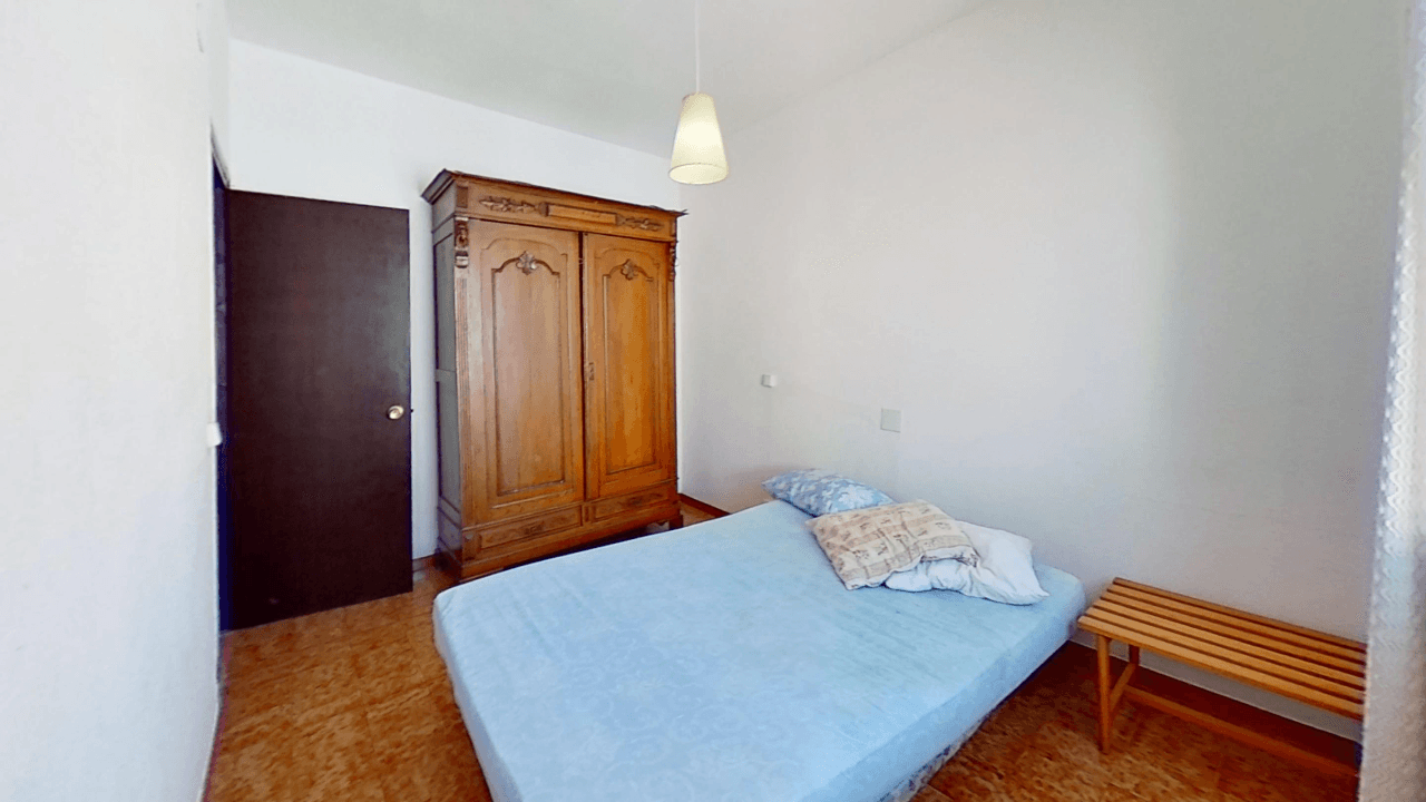 Chalet à vendre à Vinaròs, Triador, avec 5 chambres et une piscine.