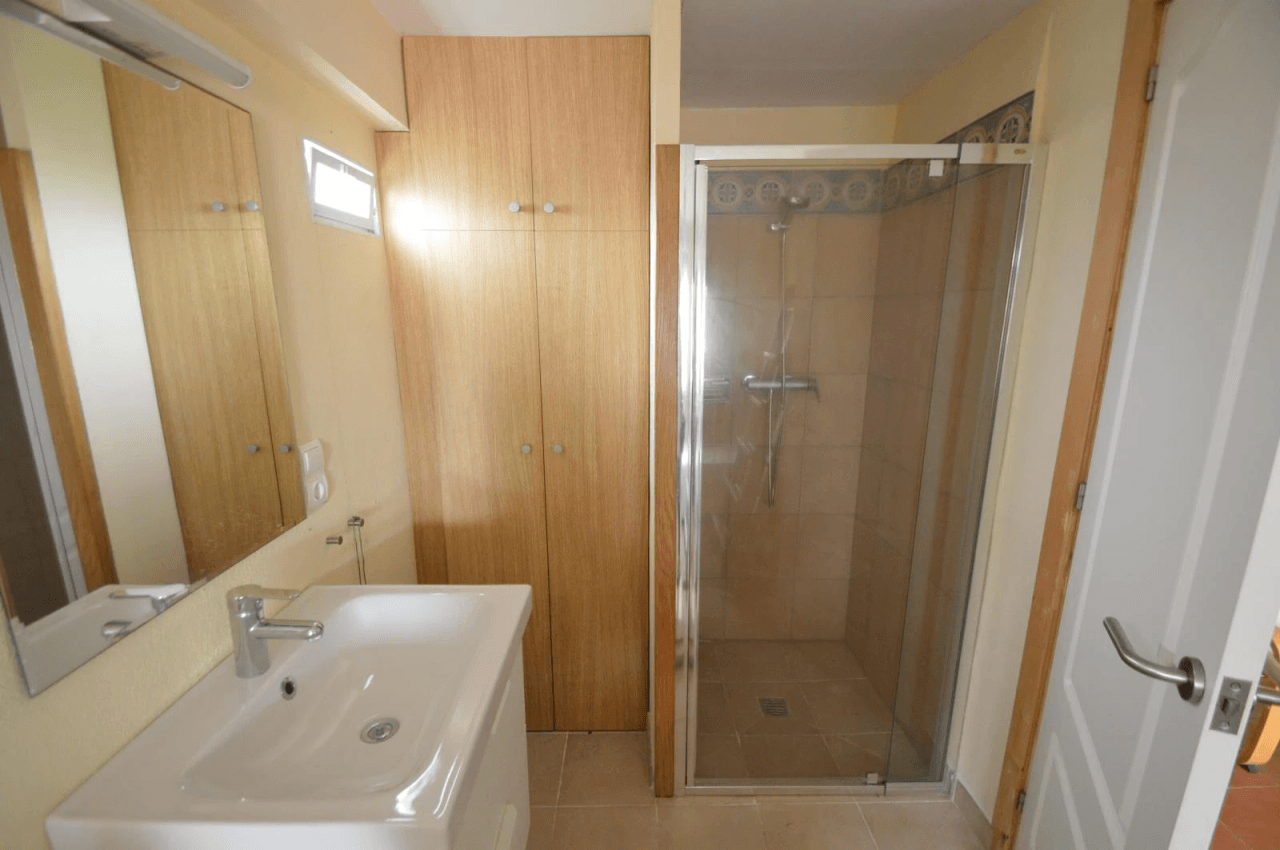 Parcela con 3 casas en venta en Vinaròs