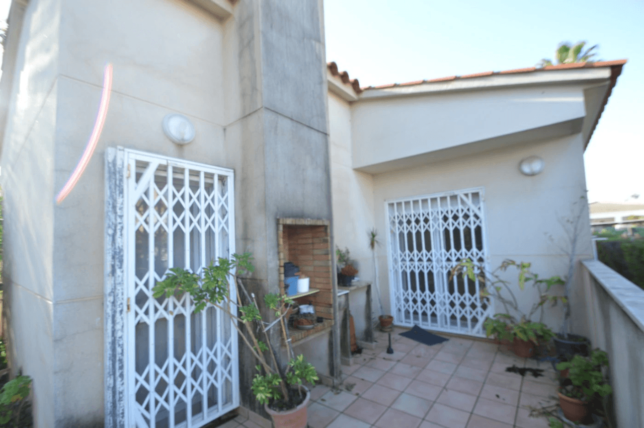 À VENDRE, ÉLÉGANTE VILLA SUR LA CÔTE SUD DE VINARÒS