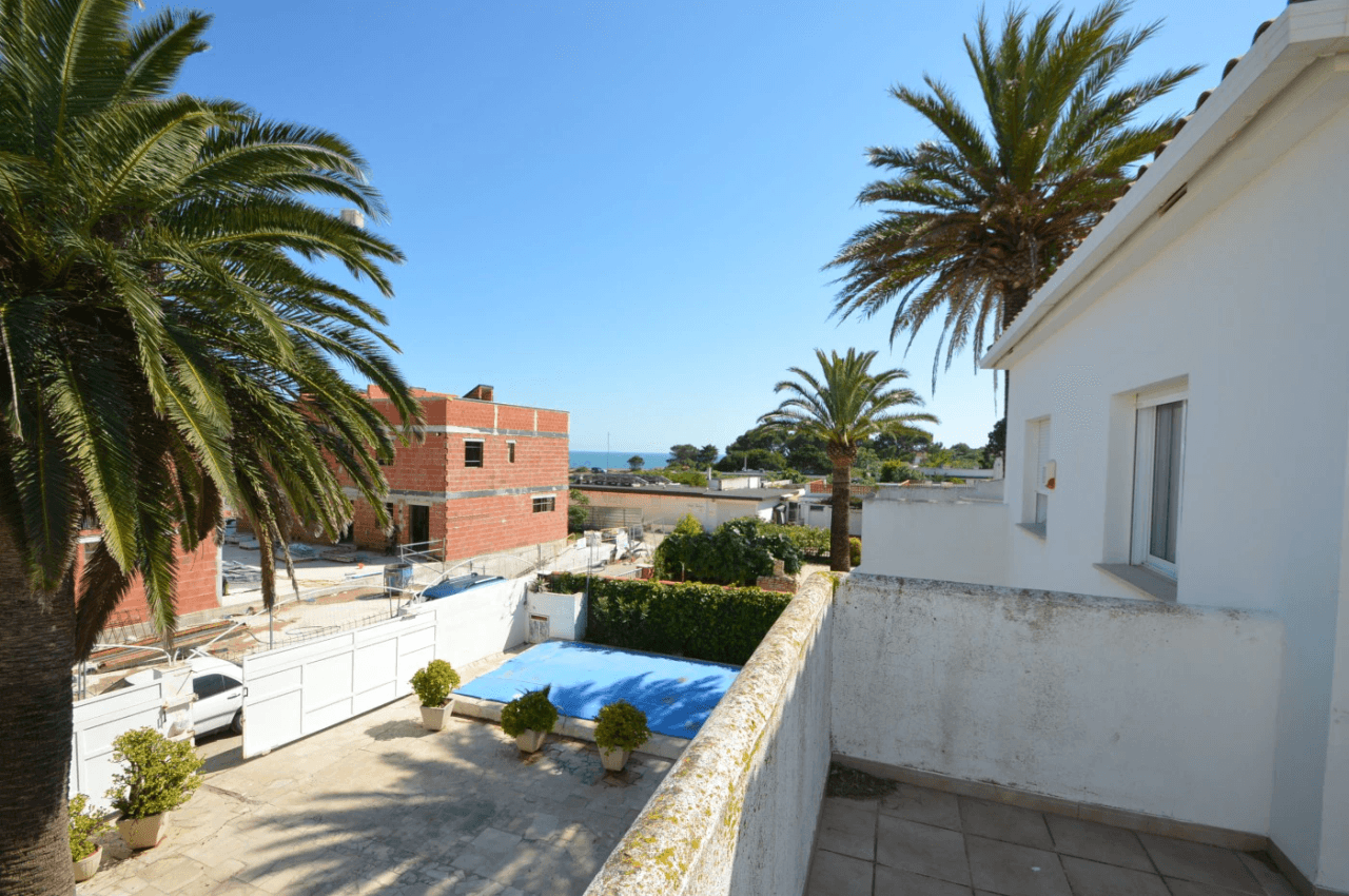 Dos chalets en venta en Vinaròs con piscina y barbacoa