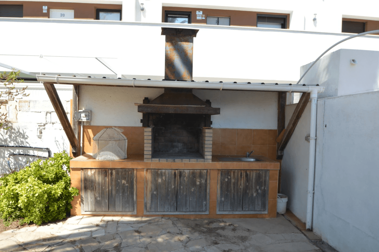 Dos chalets en venta en Vinaròs con piscina y barbacoa