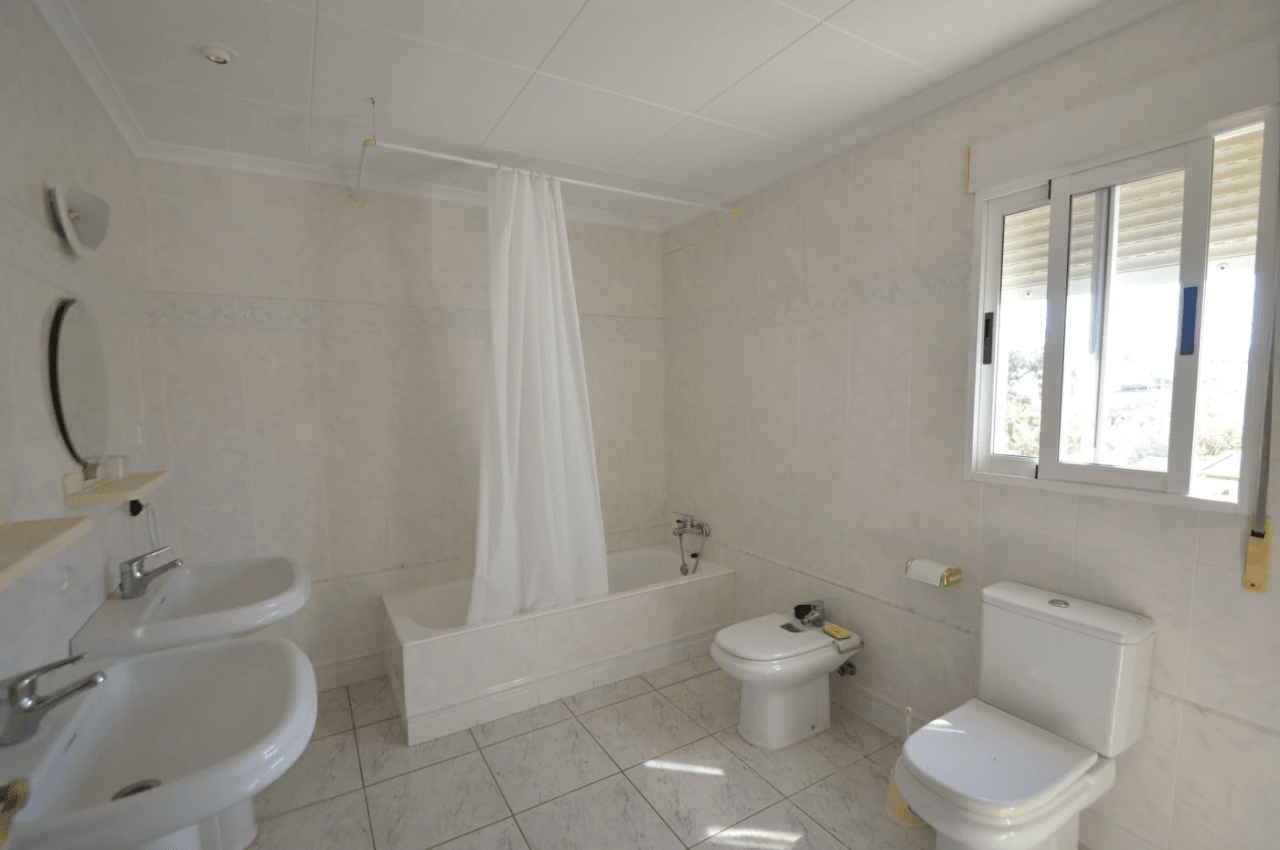 Dos chalets en venta en Vinaròs con piscina y barbacoa