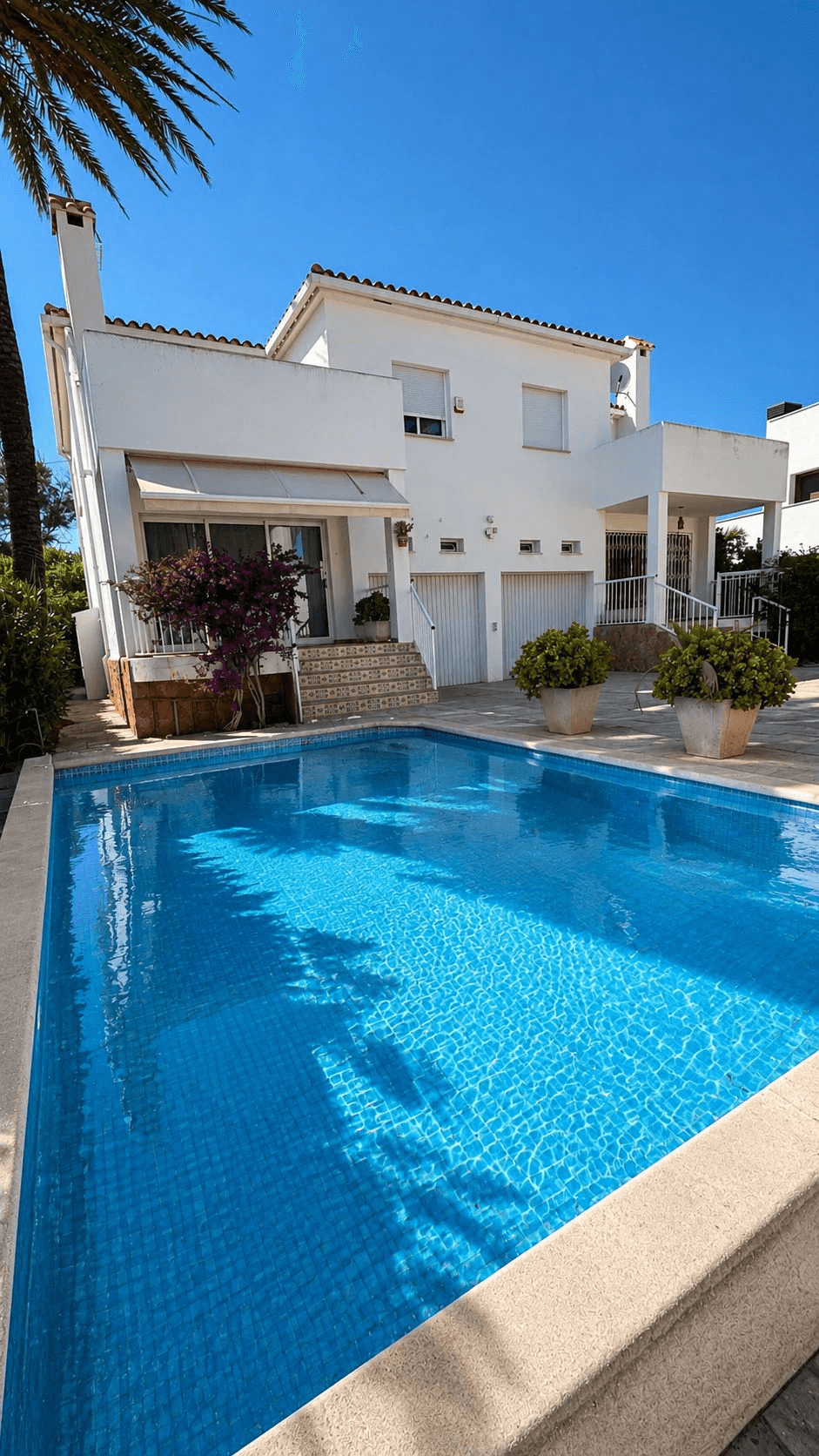 Dos chalets en venta en Vinaròs con piscina y barbacoa