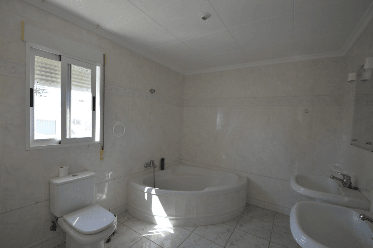Dos chalets en venta en Vinaròs con piscina y barbacoa