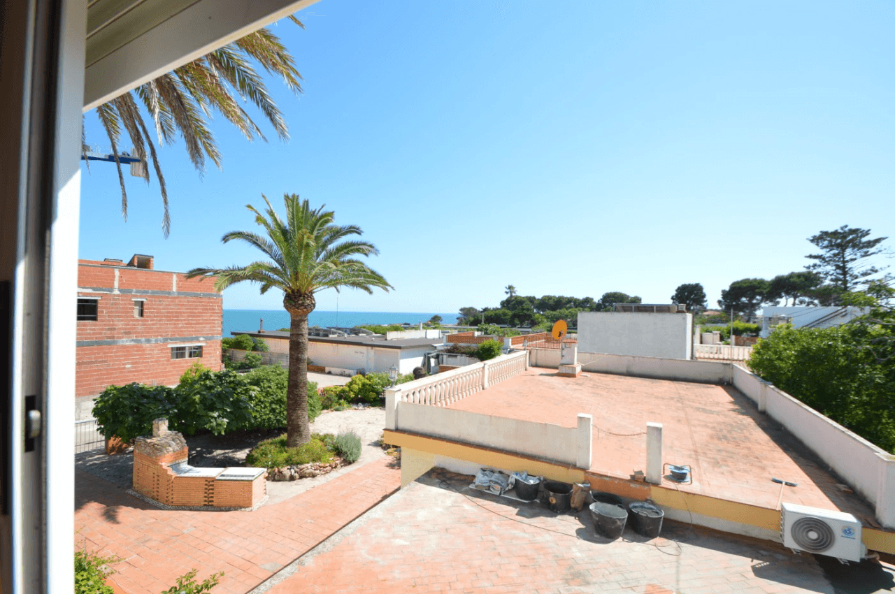 Dos chalets en venta en Vinaròs con piscina y barbacoa