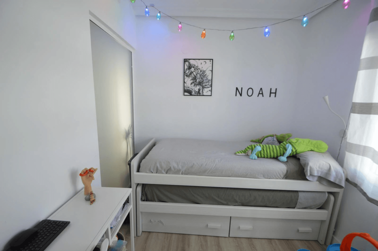 Chalet en venta en Vinaròs con 4 dormitorios y piscina.