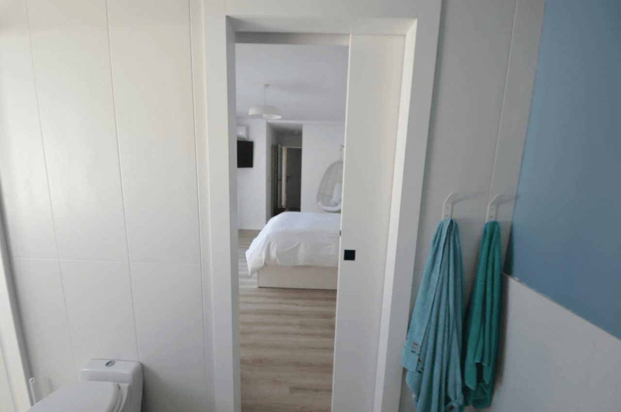 Chalet en venta en Vinaròs con 4 dormitorios y piscina.