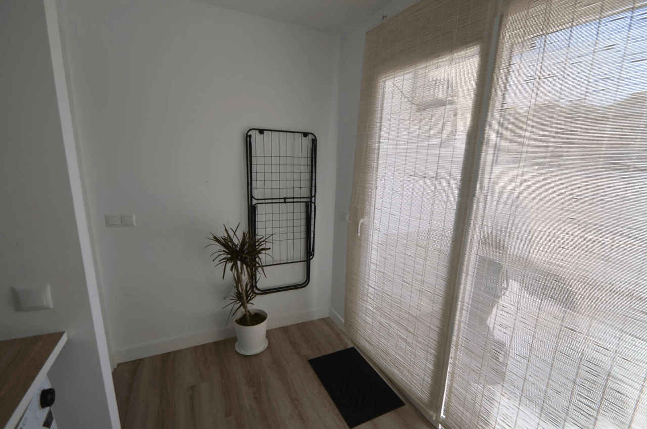 Chalet en venta en Vinaròs con 4 dormitorios y piscina.