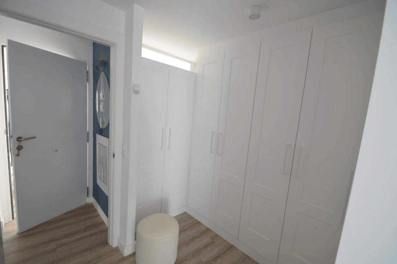 Chalet en venta en Vinaròs con 4 dormitorios y piscina.