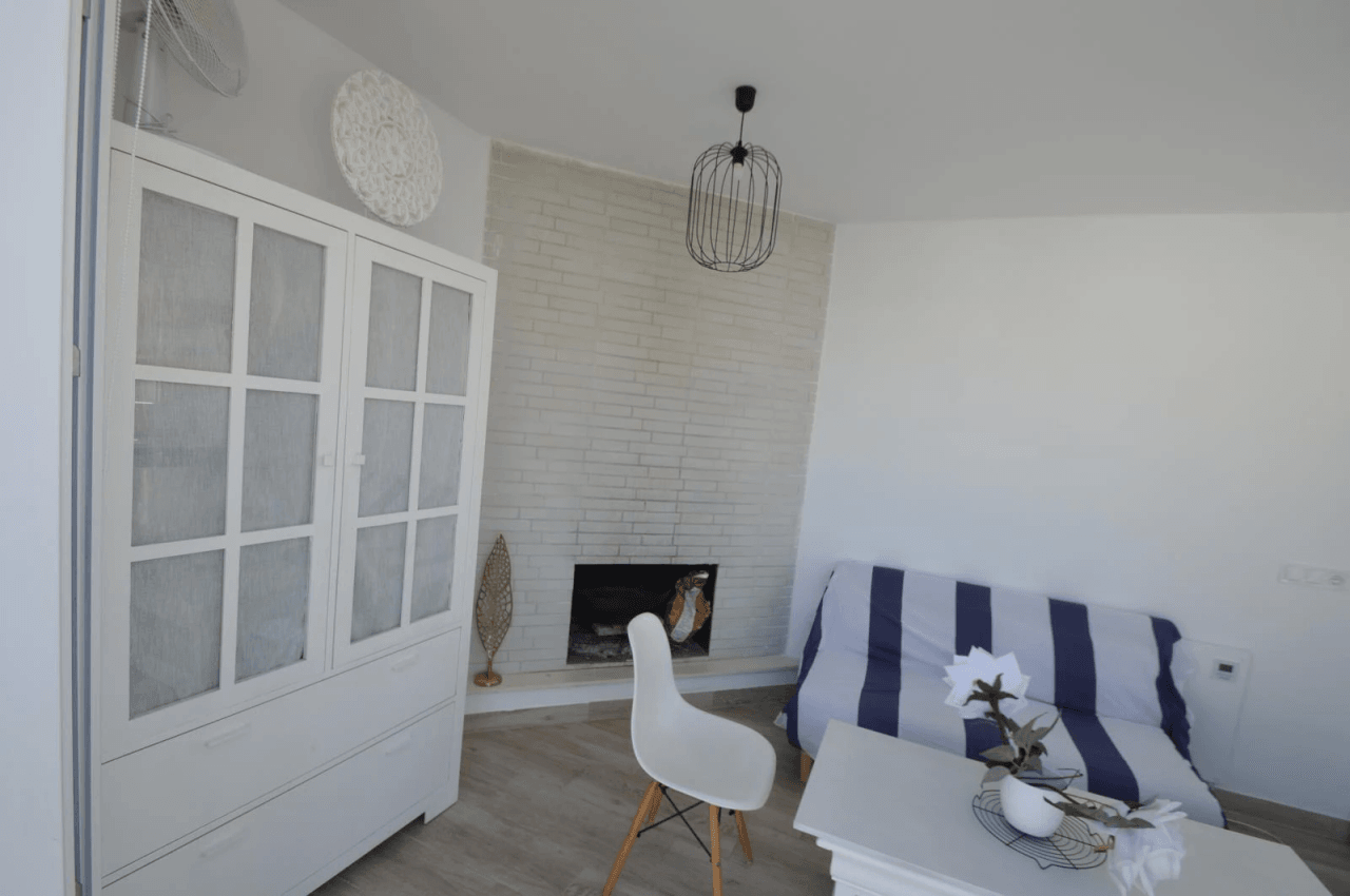 Chalet en venta en Vinaròs con 4 dormitorios y piscina.