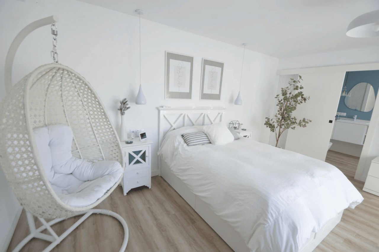 Chalet en venta en Vinaròs con 4 dormitorios y piscina.