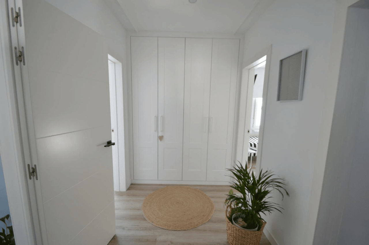 Chalet en venta en Vinaròs con 4 dormitorios y piscina.