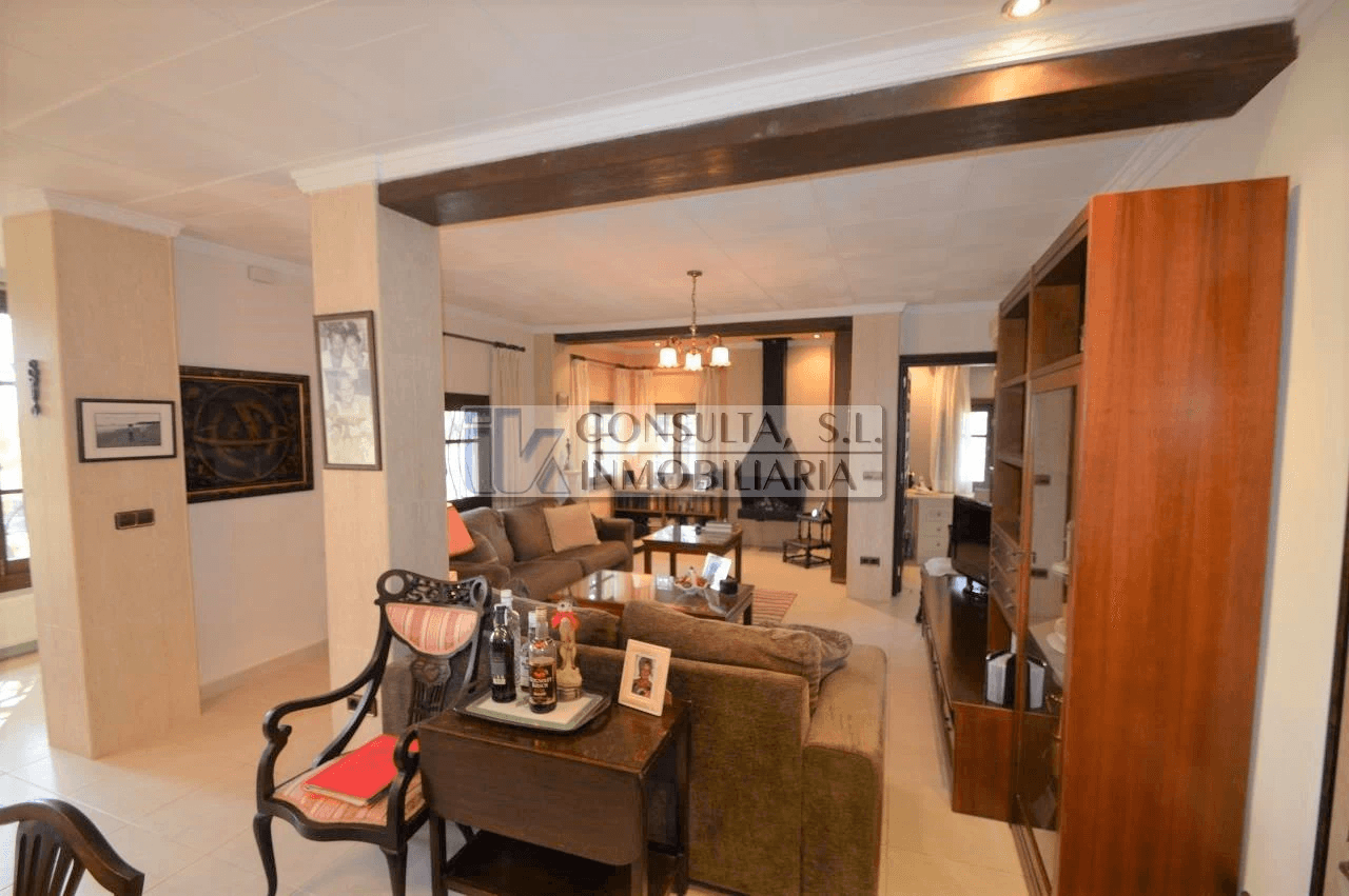 Finca en venta en Vinaròs con chalet y piscina.