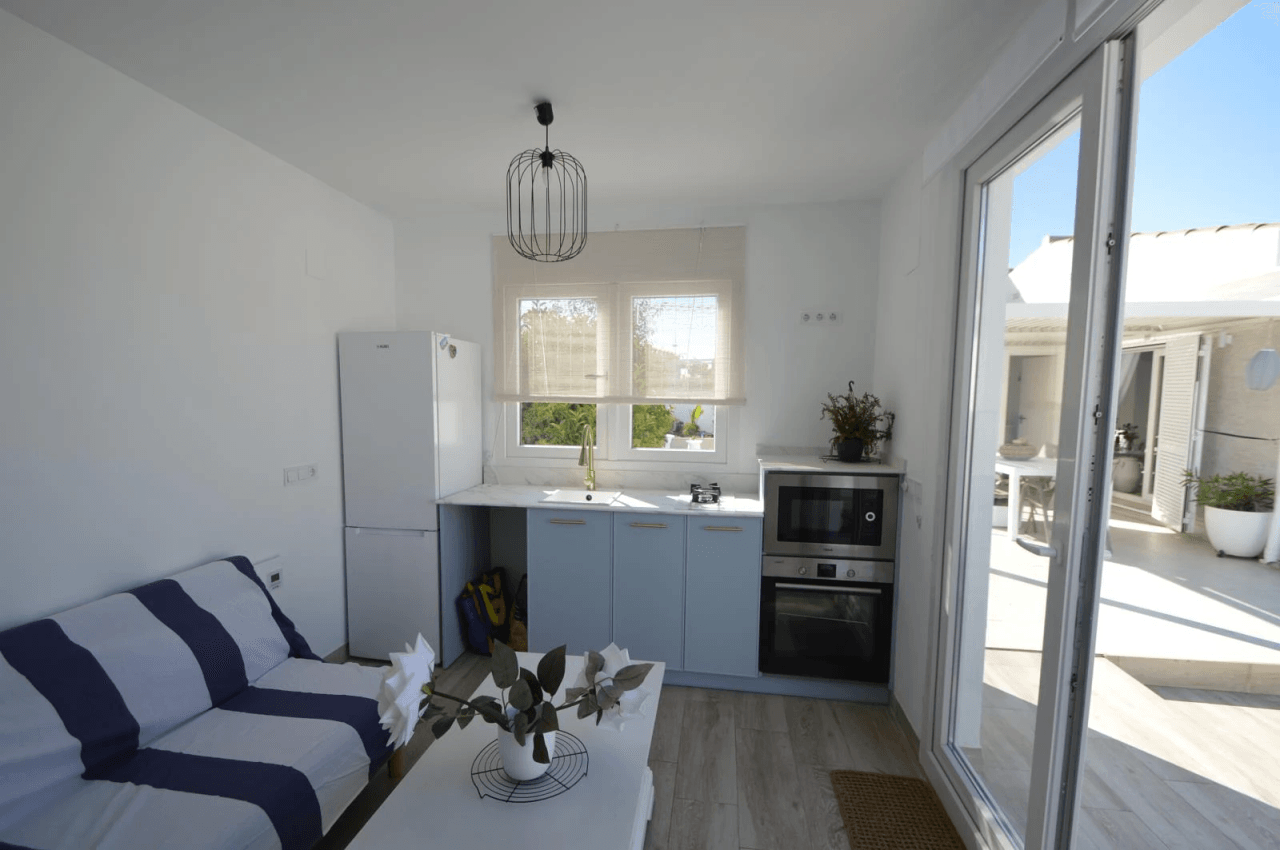 Chalet en venta en Vinaròs con 4 dormitorios y piscina.
