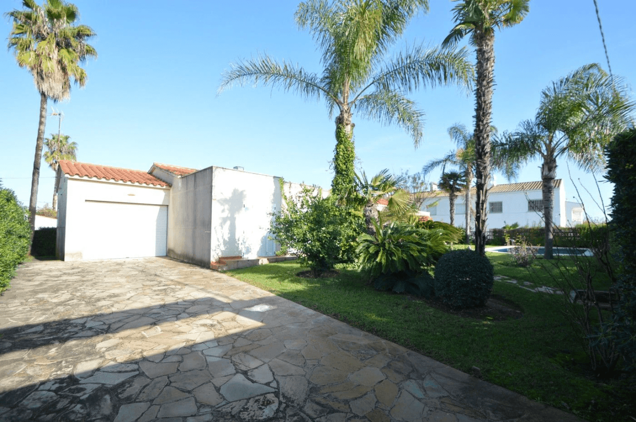 EN VENTA, ELEGANTE VILLA EN LA COSTA SUR DE VINARÒS