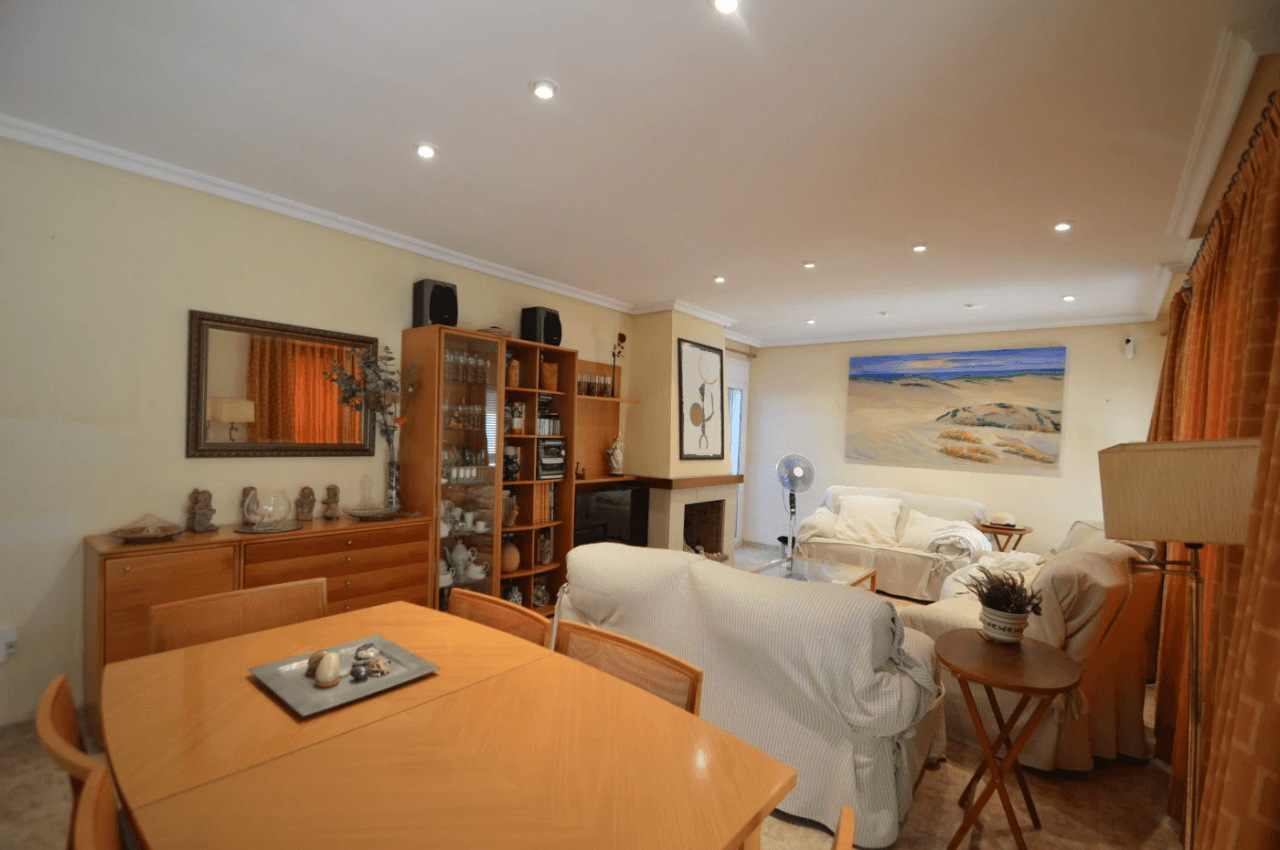 EN VENTA, ELEGANTE VILLA EN LA COSTA SUR DE VINARÒS