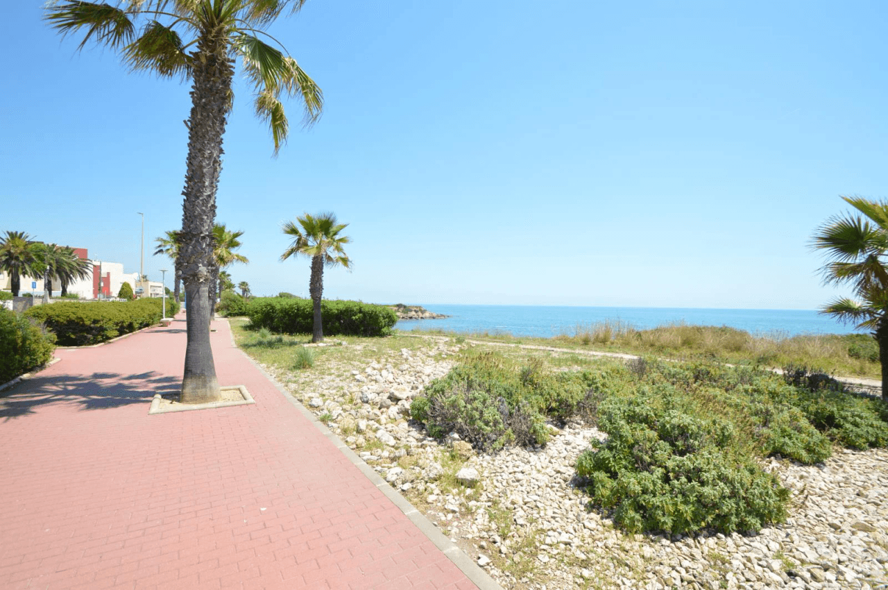 Villa en venta en Vinaròs, vistas al mar
