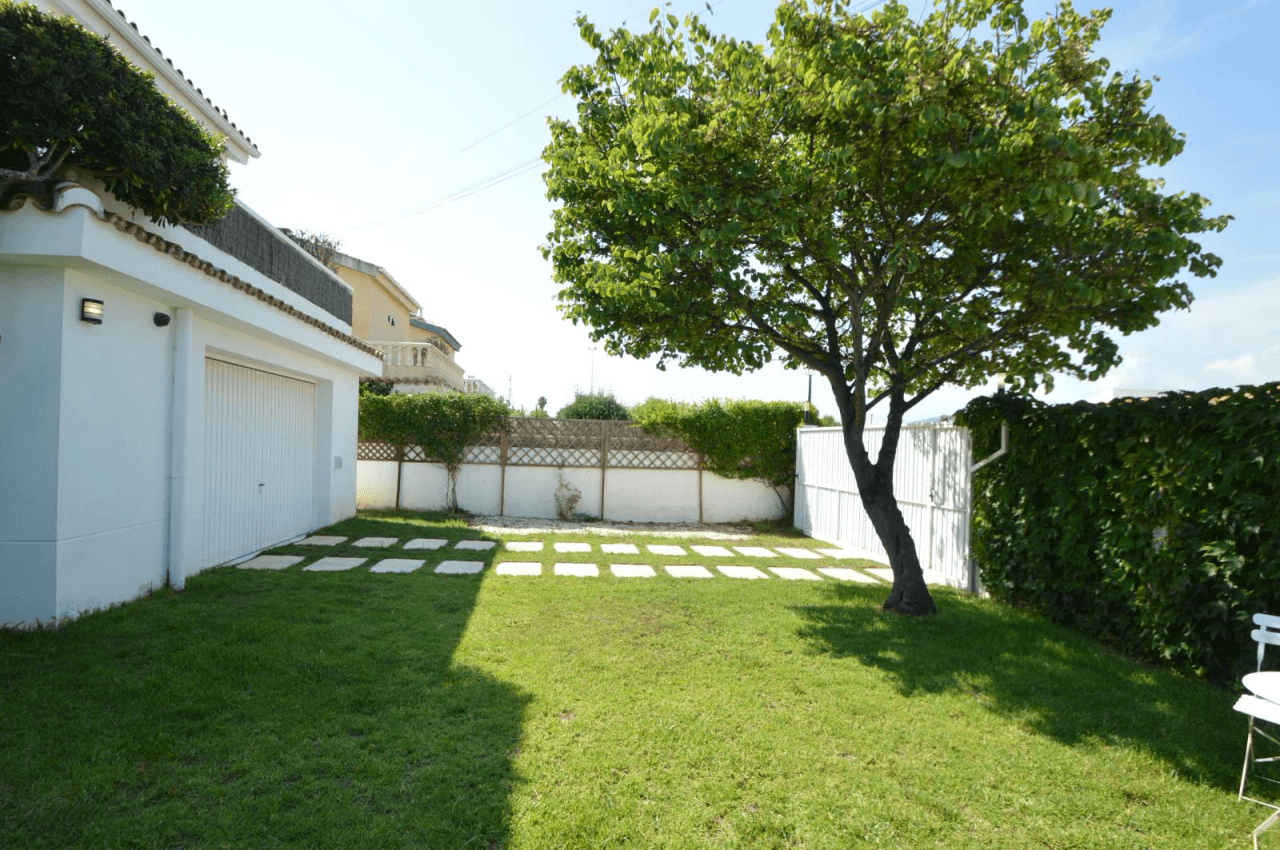 Villa en venta en Vinaròs, vistas al mar
