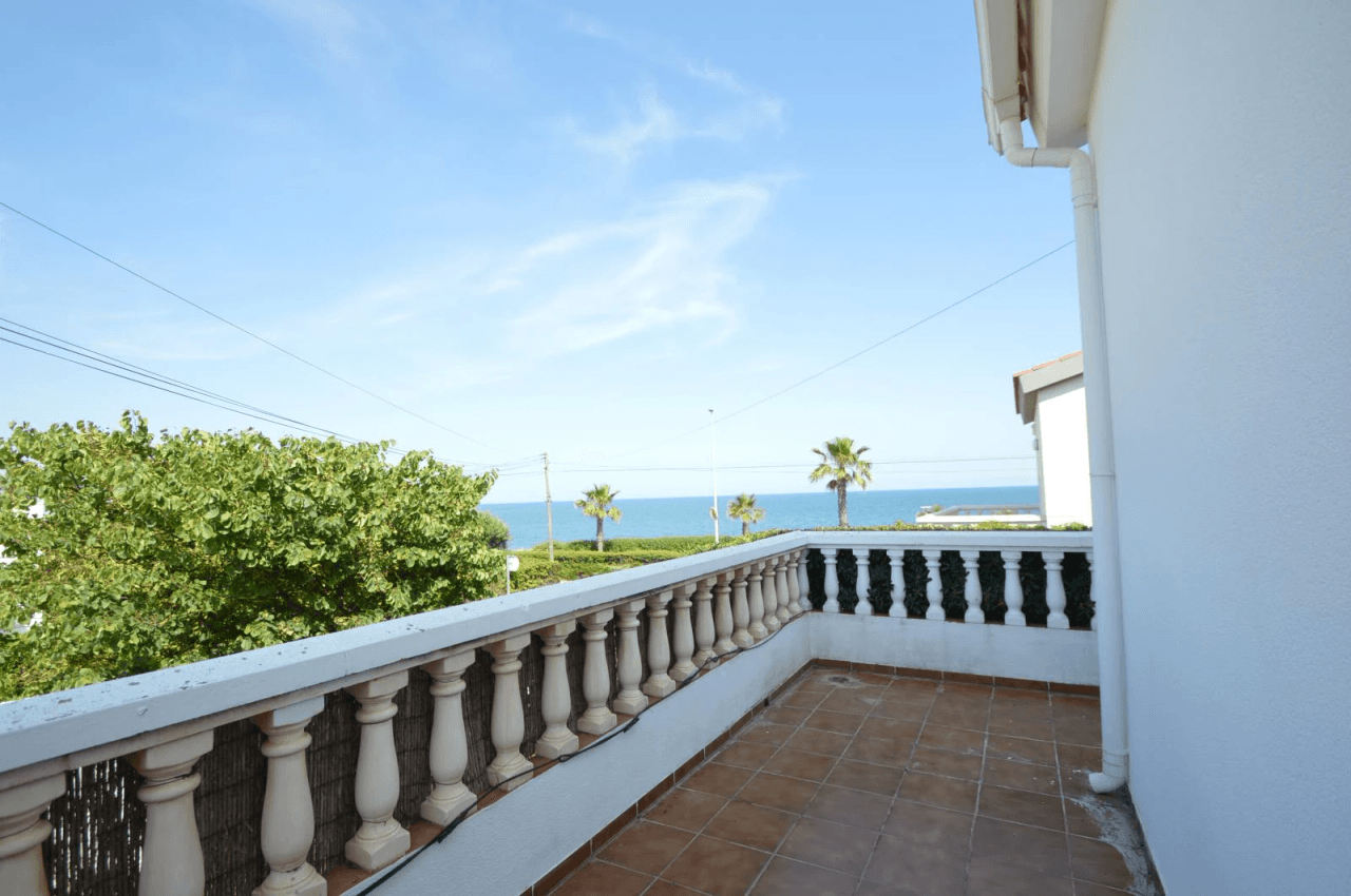 Villa en venta en Vinaròs, vistas al mar