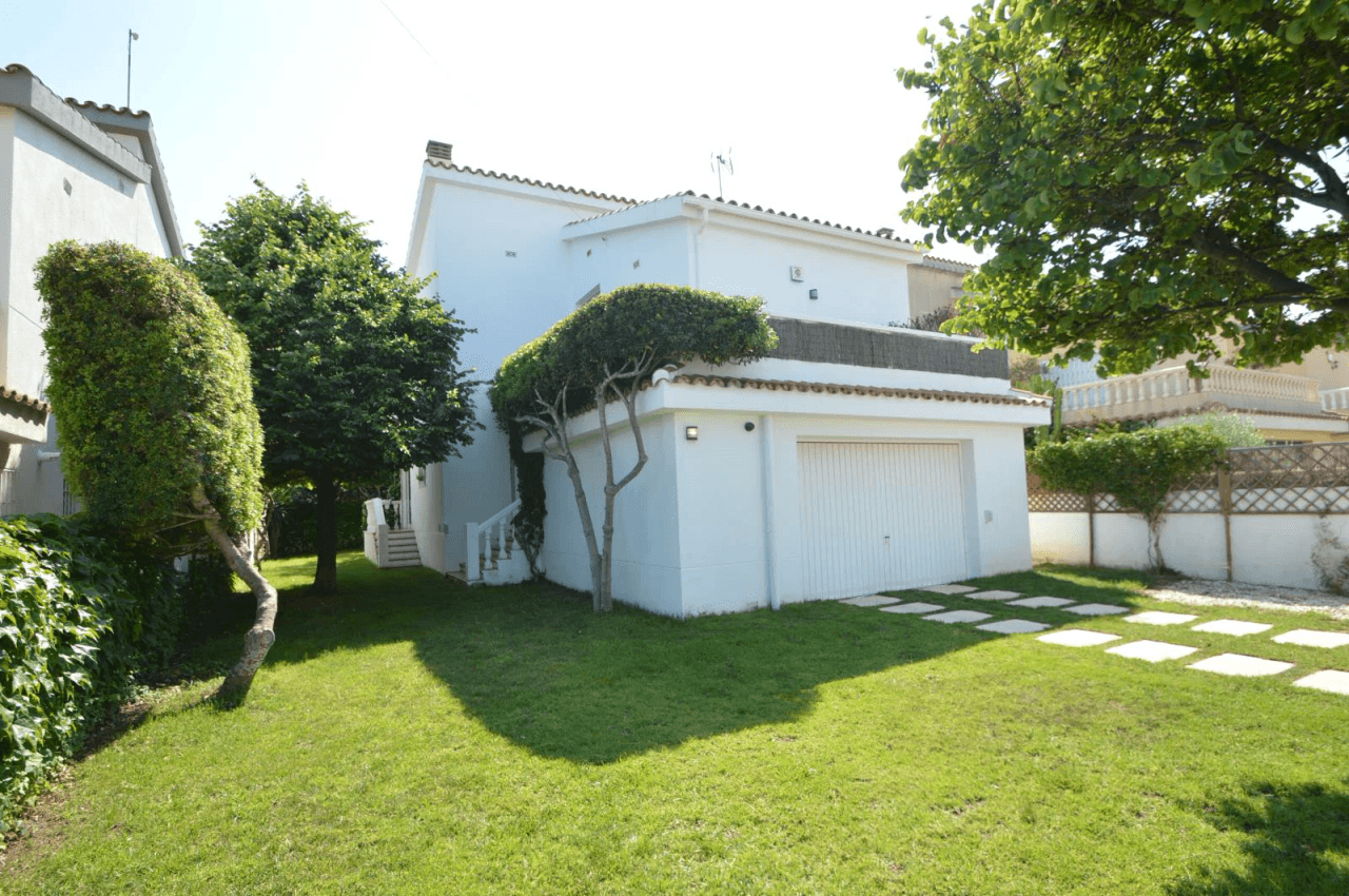 Villa en venta en Vinaròs, vistas al mar